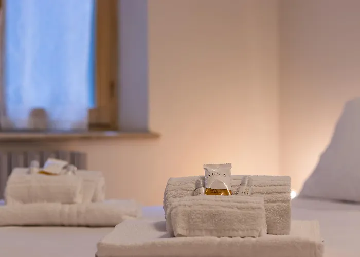 La Casa Del Vicolo 2 Letto, Wi-fi Aria Condizionata * 摩德纳